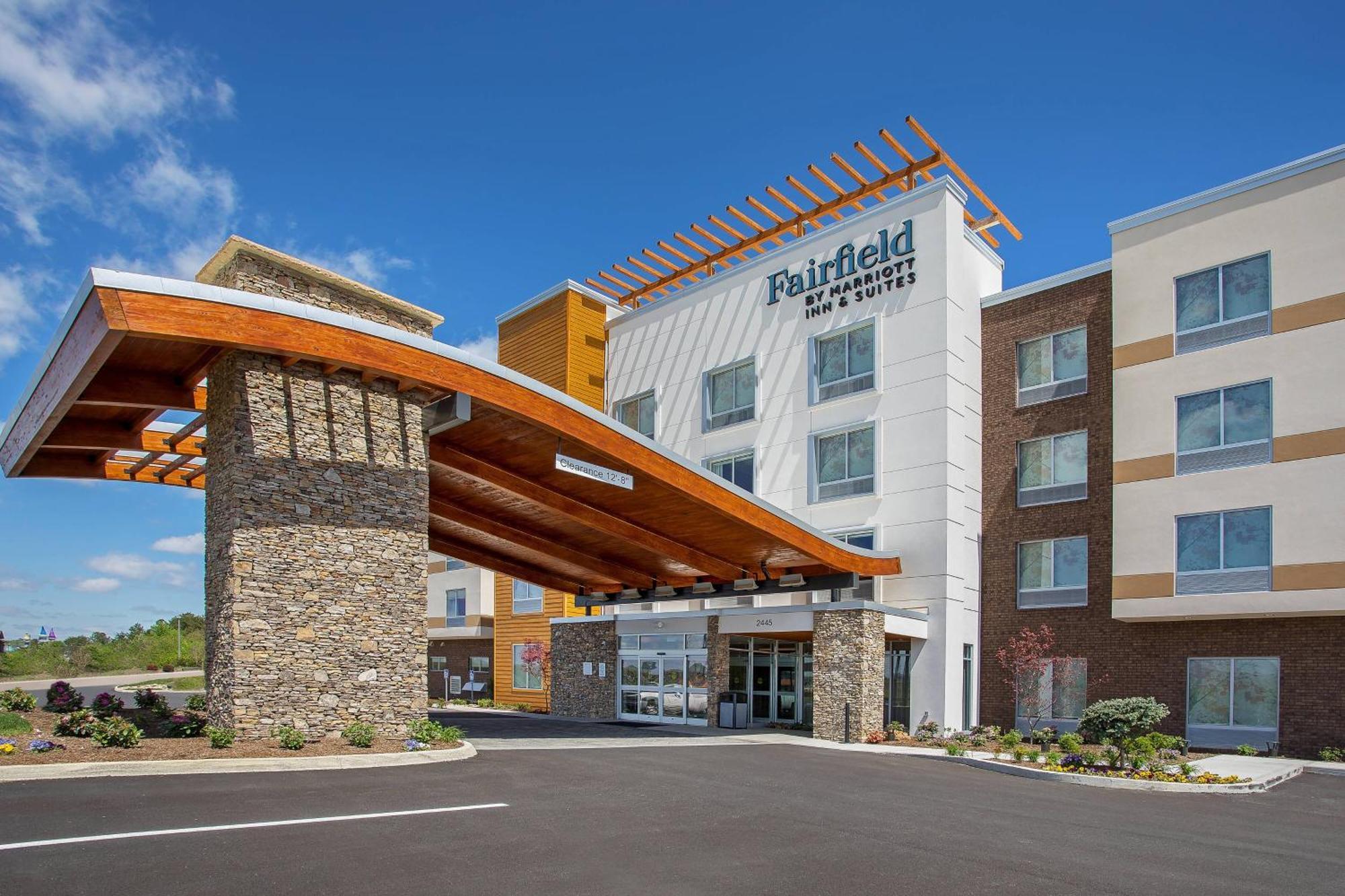 Fairfield Inn & Suites By Marriott Пиджен Фордж Екстериор снимка