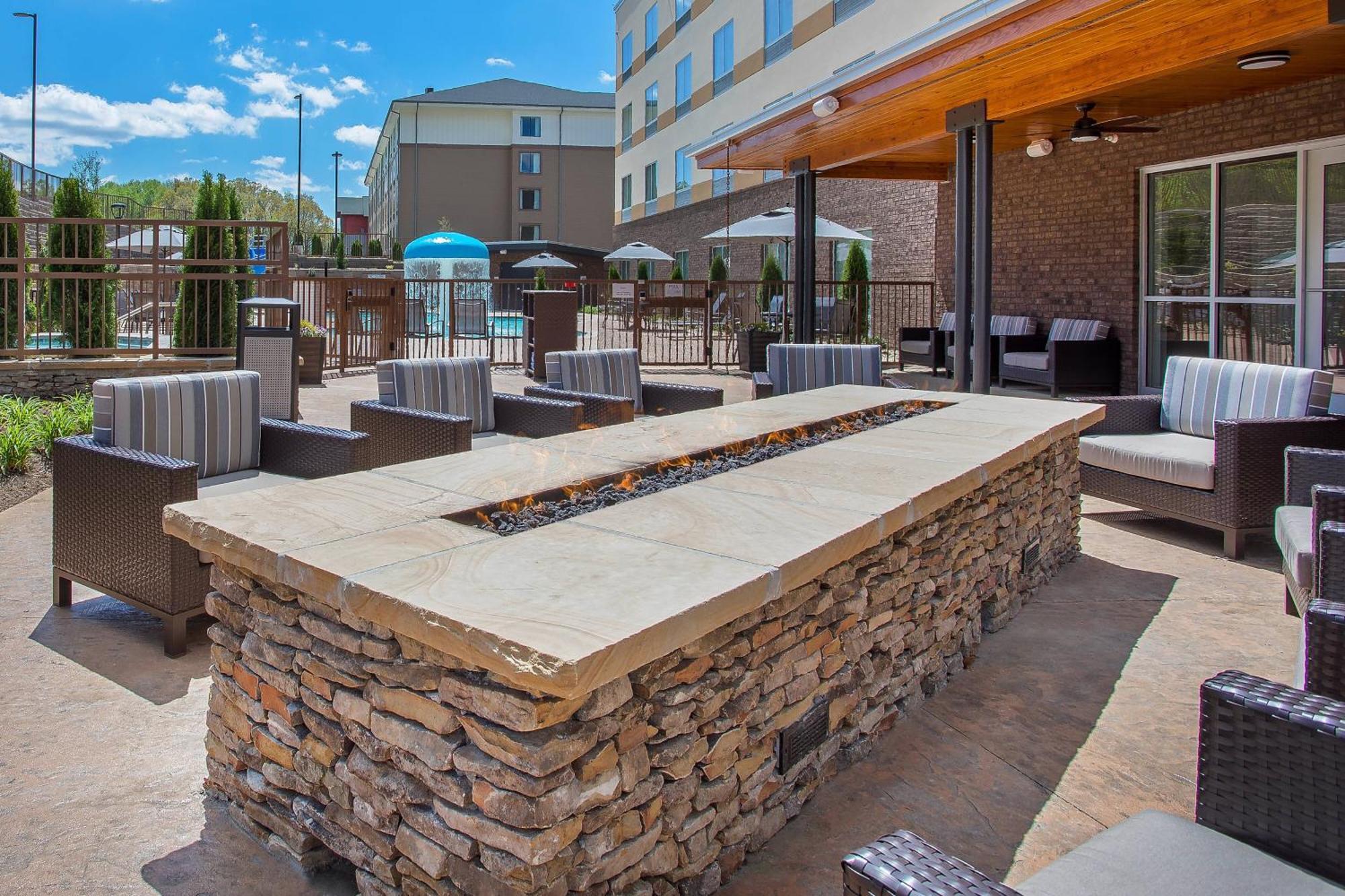Fairfield Inn & Suites By Marriott Пиджен Фордж Екстериор снимка